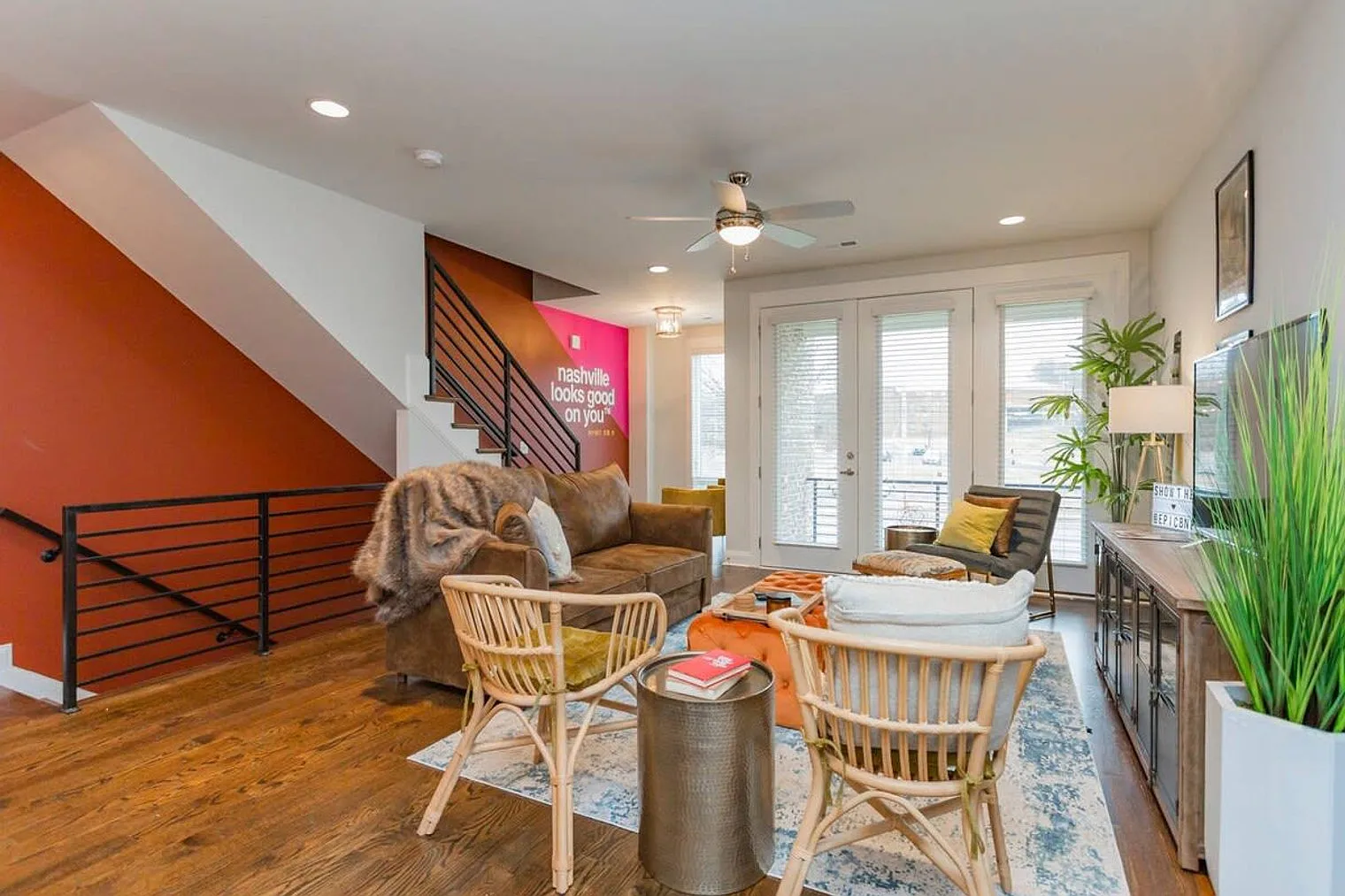 3 bed, 3.0 bath, 1711 sqft, $4,274 — Photo 3