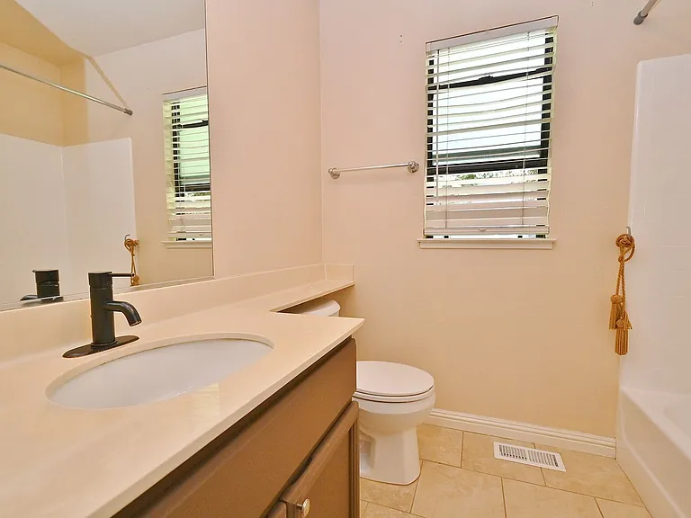 36895 Newark Blvd #A — Photo 17