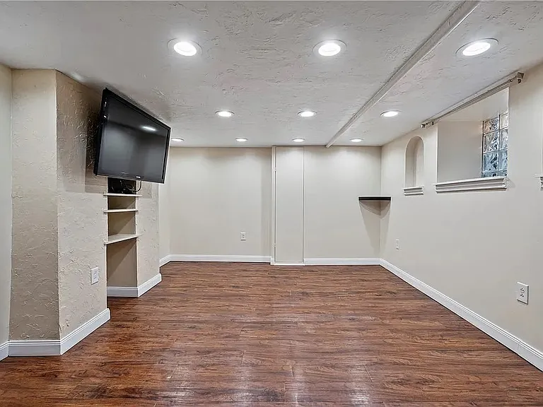 3059 Texas Ave — Photo 9