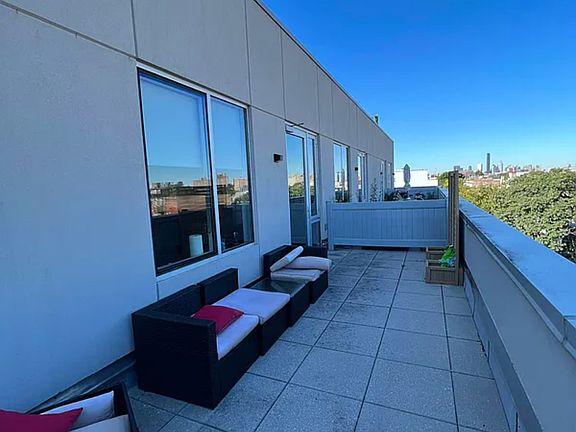 3rd image of 843 Lexington Ave #6I