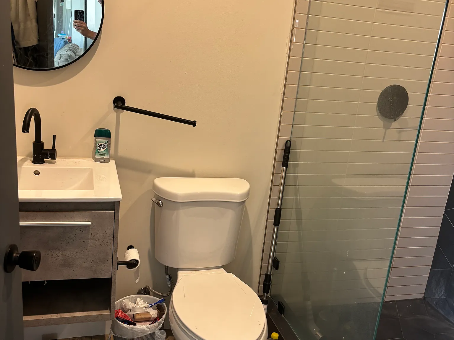4 bed, 90 sqft, $1,100 — Photo 3