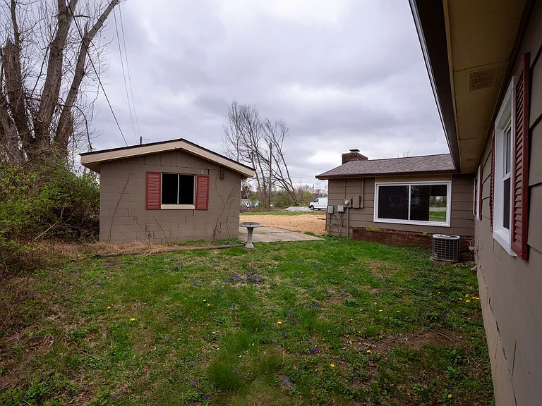 4621-4655 S Acorn Dr — Photo 8