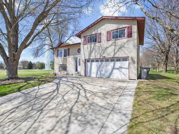 5610 Cedarwood St NE, Prior Lake, MN 55372