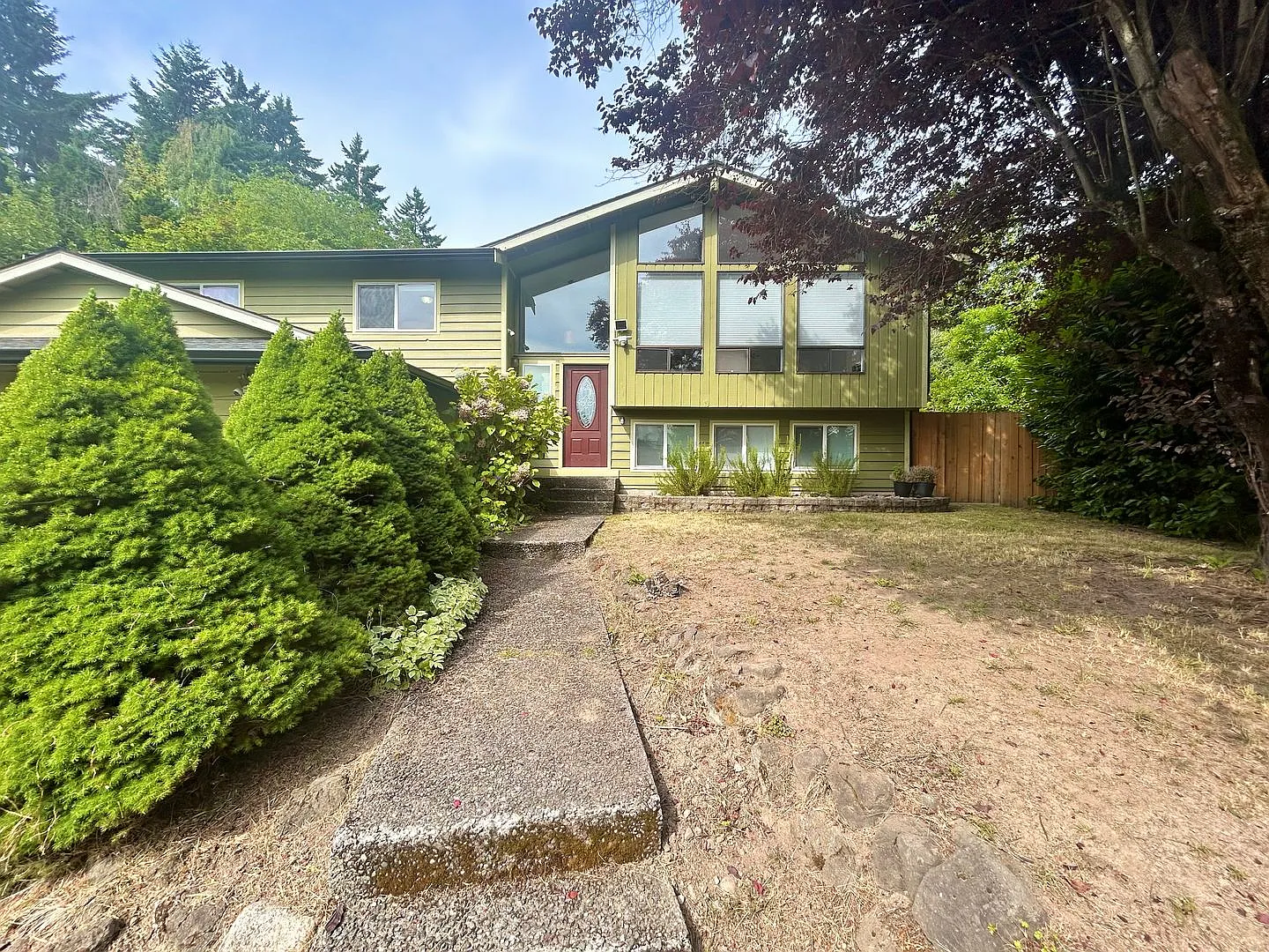 Spacious West Hill Gem 4 Bed, 3 Bath with Stunning Layout and Modern Comforts — Photo 2