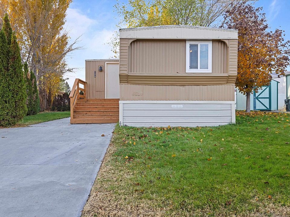 1st image of 128 Lonetree Ln #128