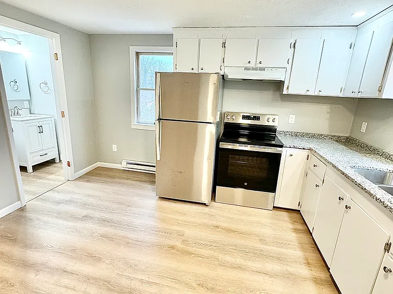 453 Mount Hope St #9 — Photo 6