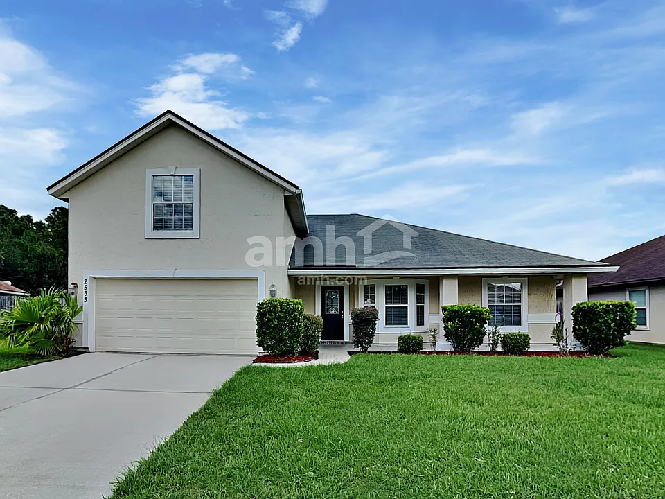 2533 Royal Pointe Dr