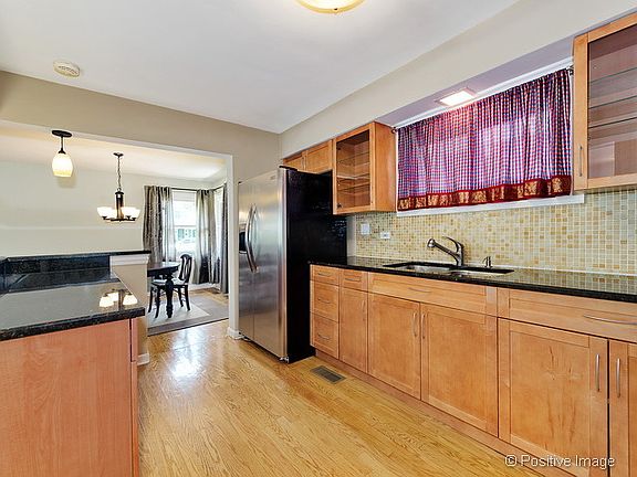 5th image of 144 Arthur Ave