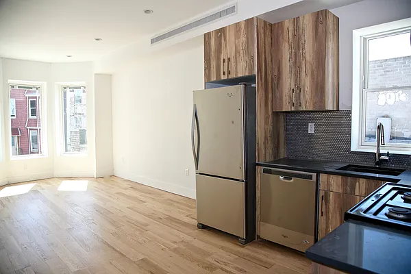 Rented by Limestone Realty Bklyn, LLC | media 41