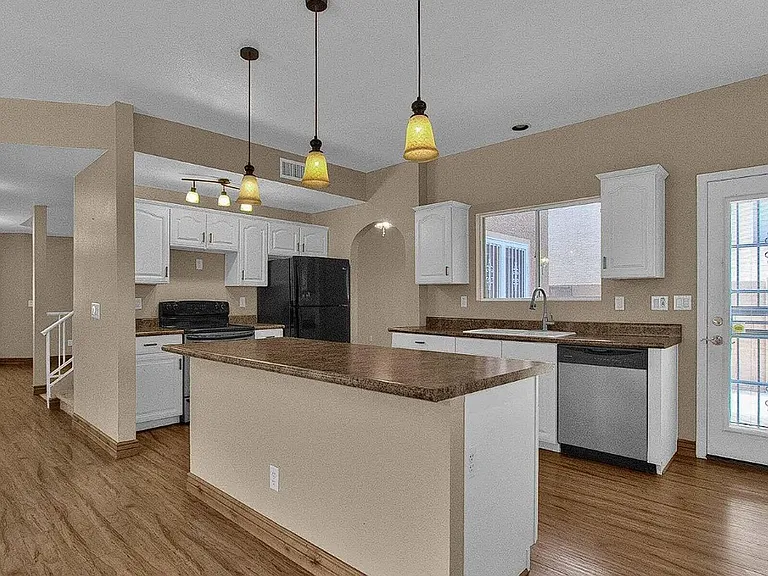 3110 W Baylor Ln — Photo 13