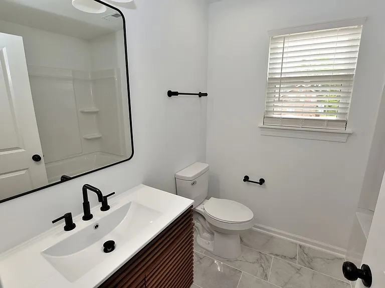 500 Western Ave — Photo 17