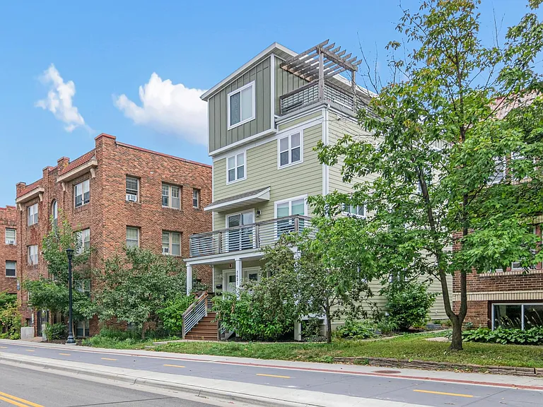 3621 Bryant Ave S #2 — Photo 26