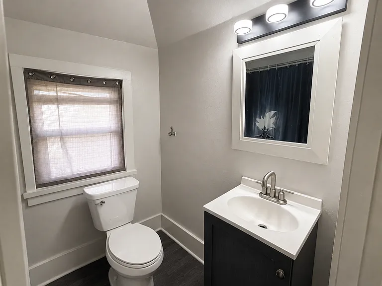 1112 Wisconsin Ave — Photo 8