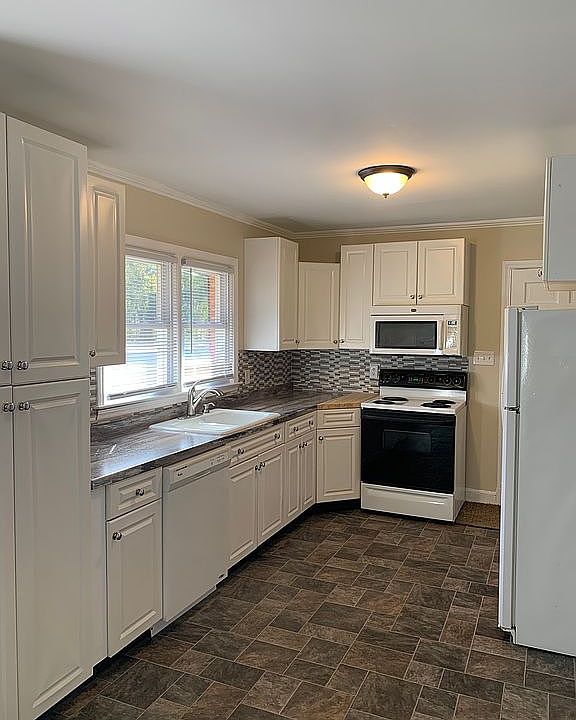1st image of 102 Greenwood Ave