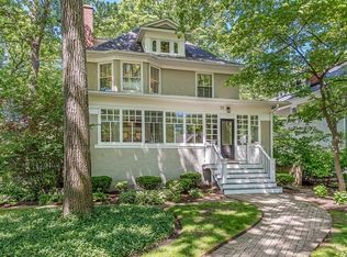 72 Abbottsford Rd, Winnetka, IL 60093