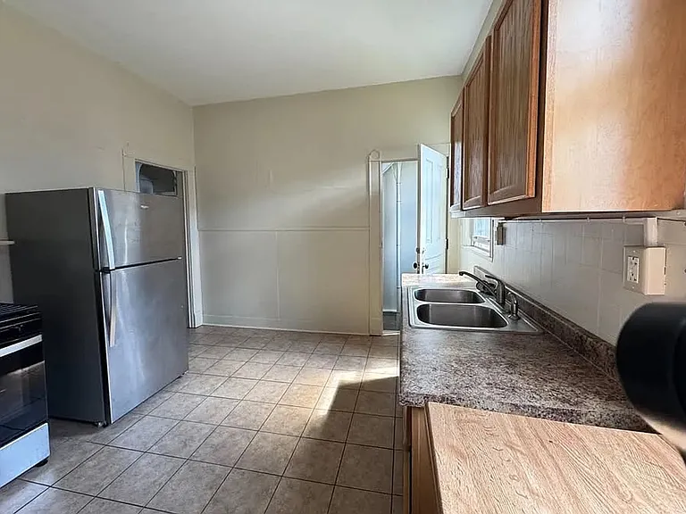 205 N 18th Ave E — Photo 10