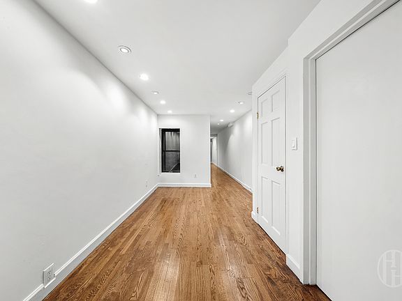 4th image of 210 W 82nd St #Aa