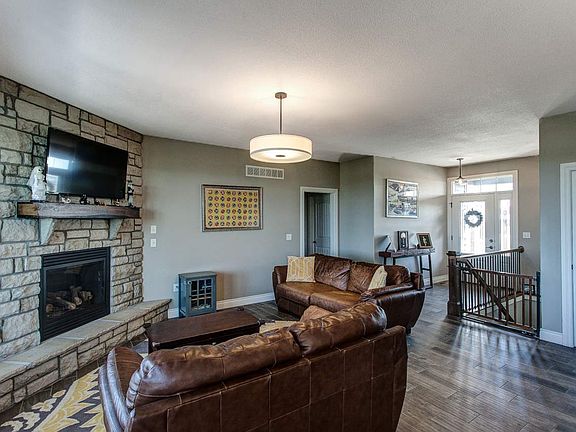 2nd image of 1823 Grand Vista Ln