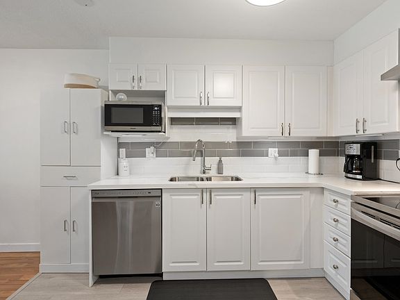 3rd image of 5765 Glover Rd #202