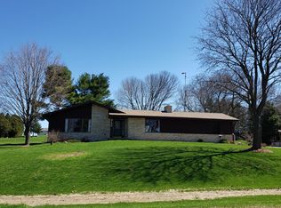 N9170 Donald Ln, Watertown, WI 53094
