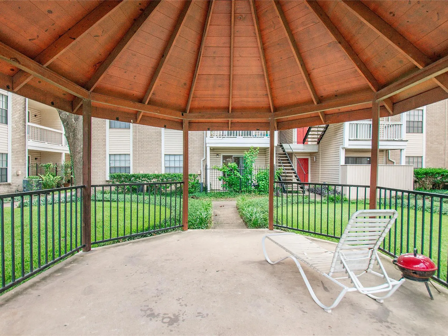 2 bed, 2.0 bath, 952 sqft, $1,400 — Photo 4