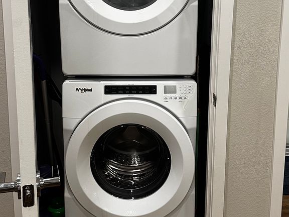 4th image of 210 Arlee Dr #306
