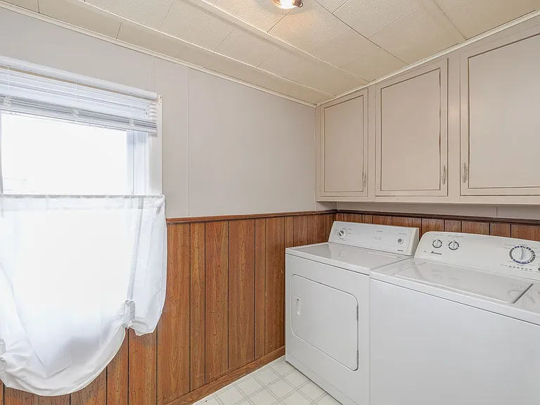 138 Martin St — Photo 15