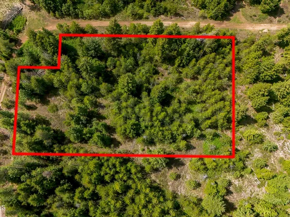 W Vermont St, Spirit Lake, ID 83869