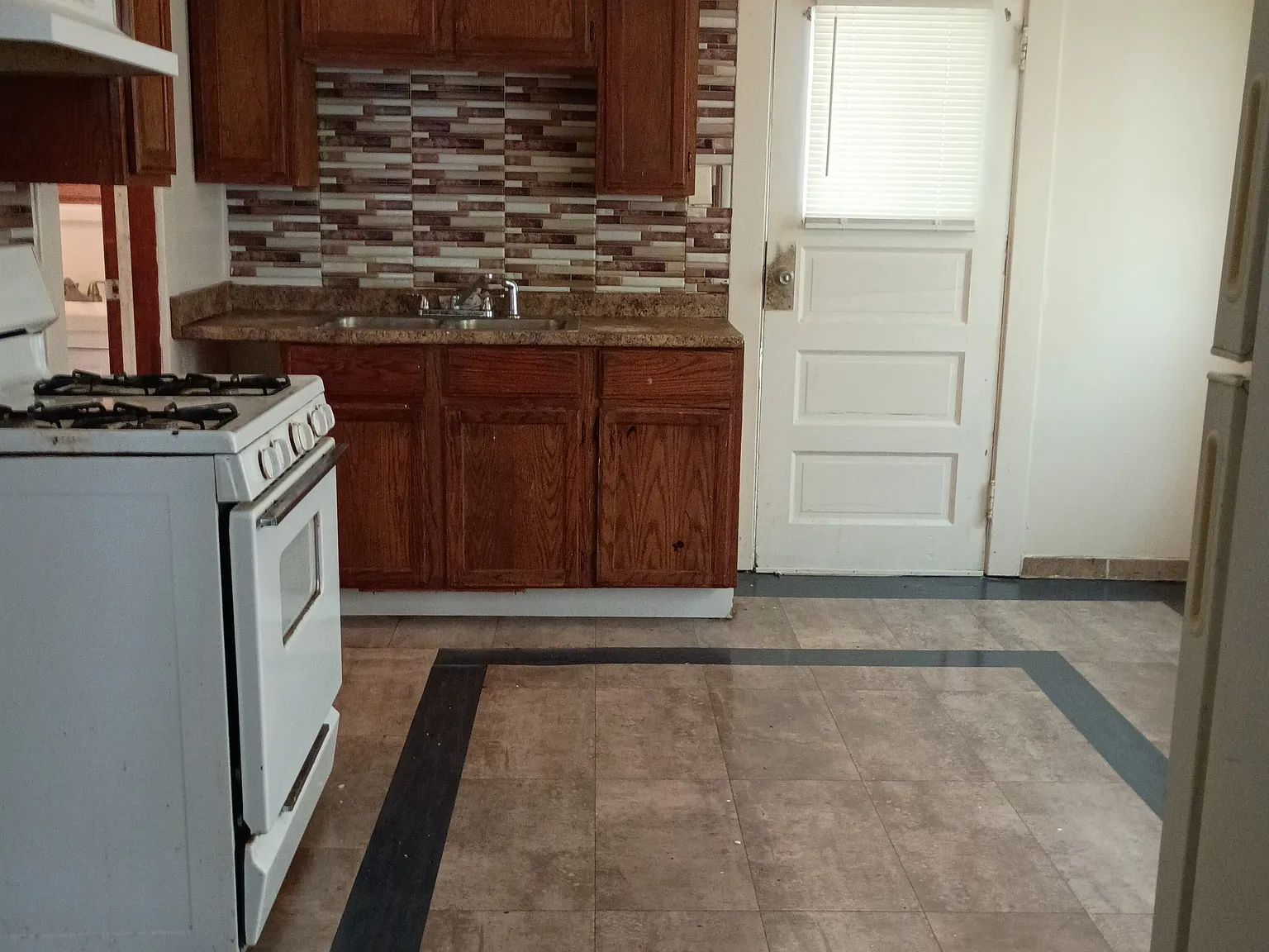 5 bed, 1794 sqft, $1,500 — Photo 4