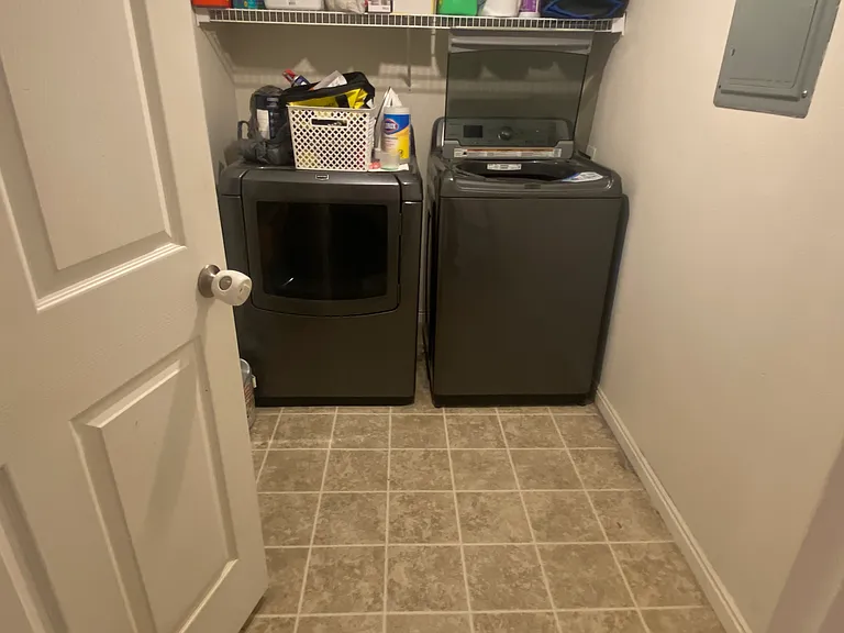 1606 Westbury Way #B — Photo 10