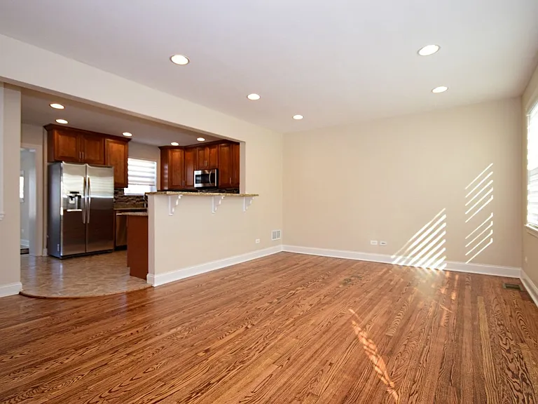 1102 Canfield Rd — Photo 5