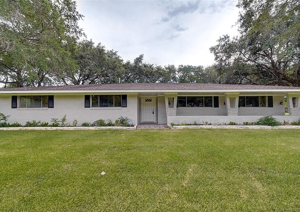 1st image of 1501 E Texas Ave