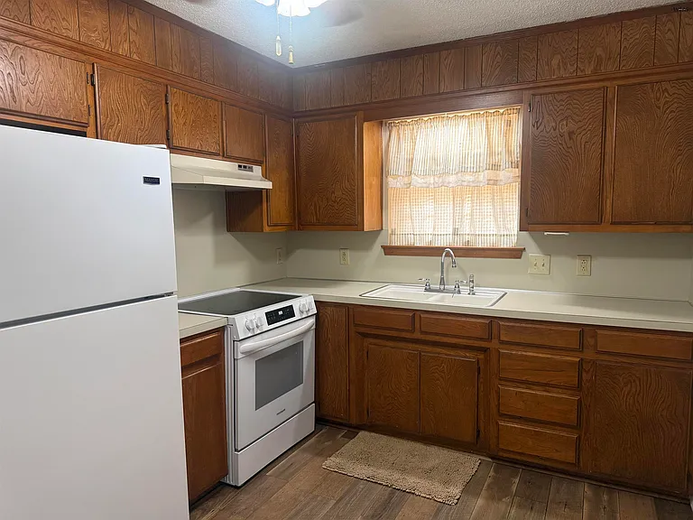 2808 Stearns Ave — Photo 7