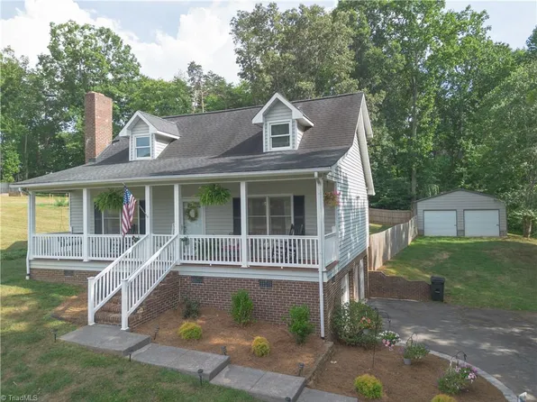 106 Greene St, King, NC 27021