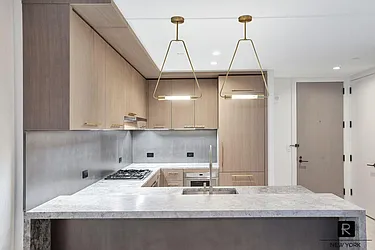 Rented by R New York