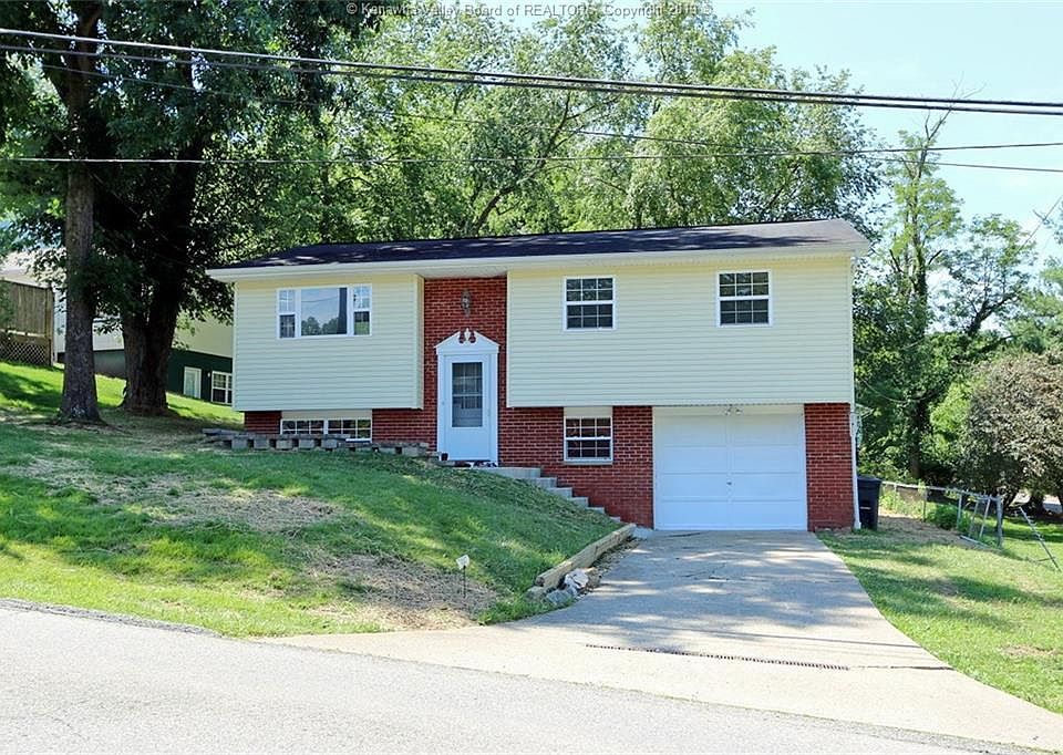 1st image of 745 Gordon Dr