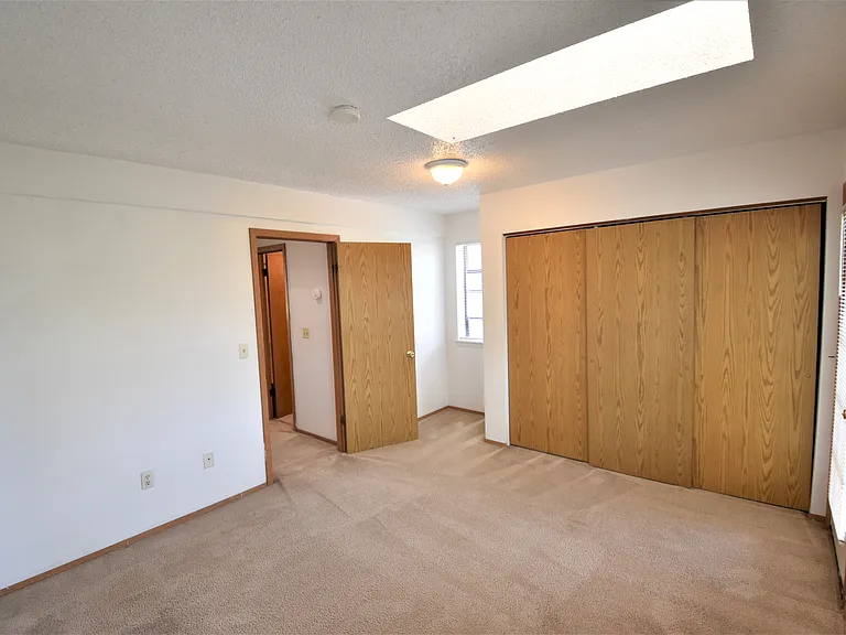 2927 Broadway St #4 — Photo 8
