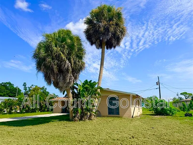 412 Palm Creek Dr — Photo 2