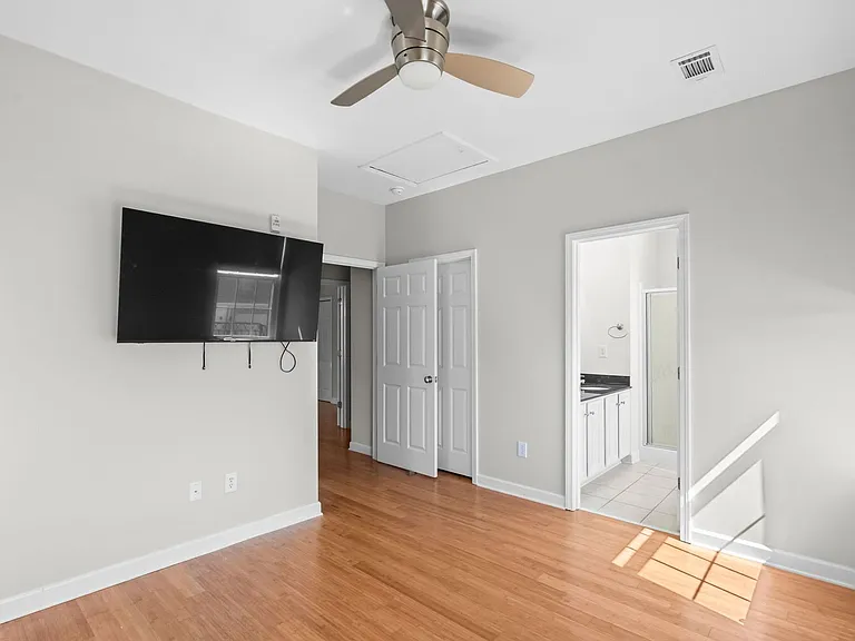 2798 Howard Ave #G — Photo 30