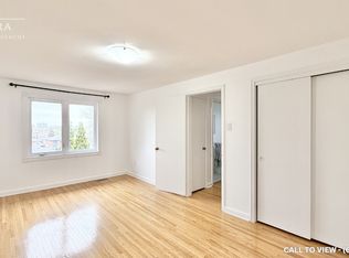 22 De Marco Blvd #3, Toronto, ON M6L2W1