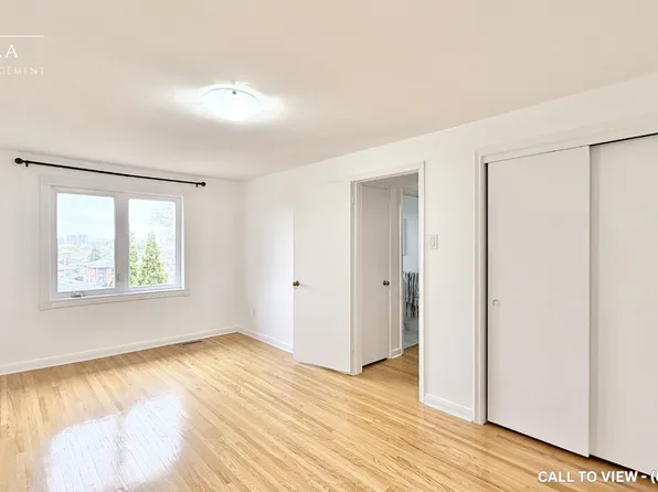 22 De Marco Blvd #3, Toronto, ON M6L 2W1