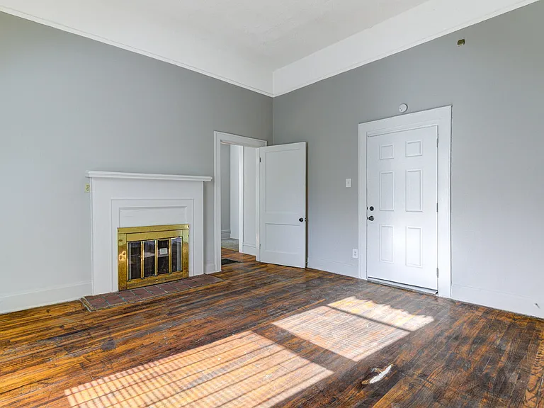 1639 Southern Ave #101 — Photo 7