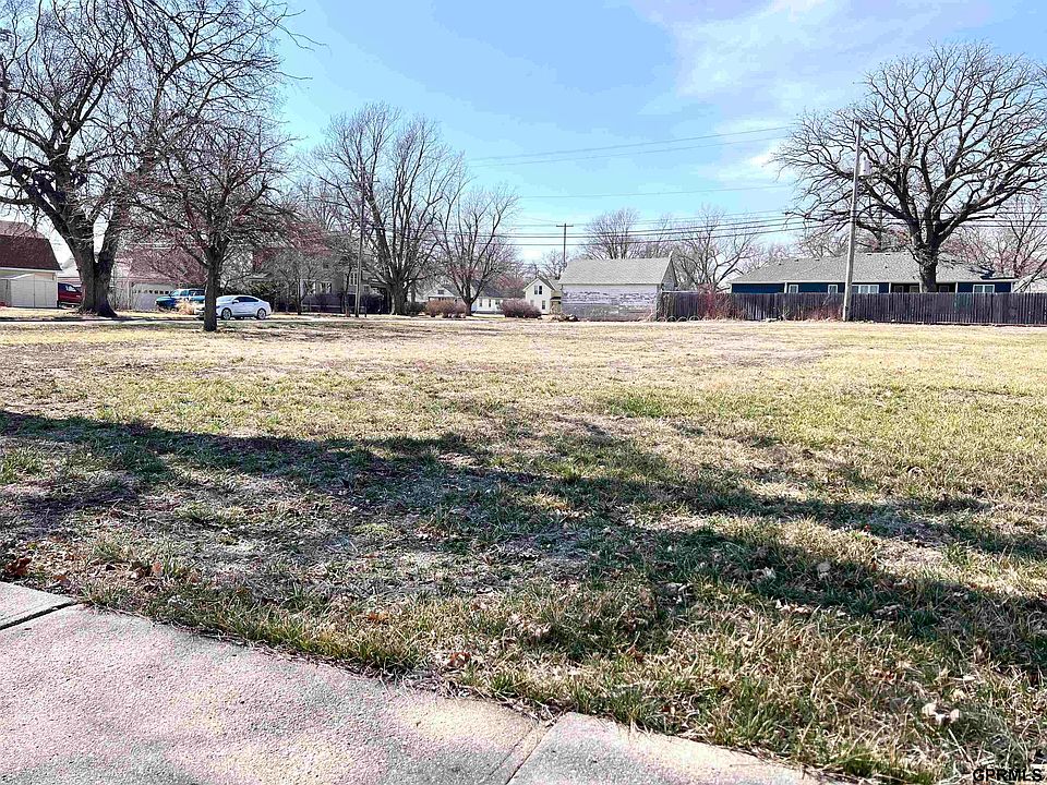 2nd image of 321 S Burlington Ave
