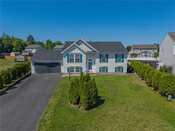 5022 Dongara Ln, Clay, NY 13041