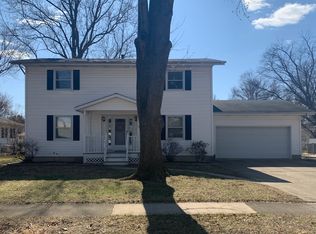 2230 Lynnhaven Dr, Springfield, IL 62704