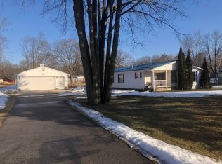 2171 Oakridge Dr, Farwell, MI 48622