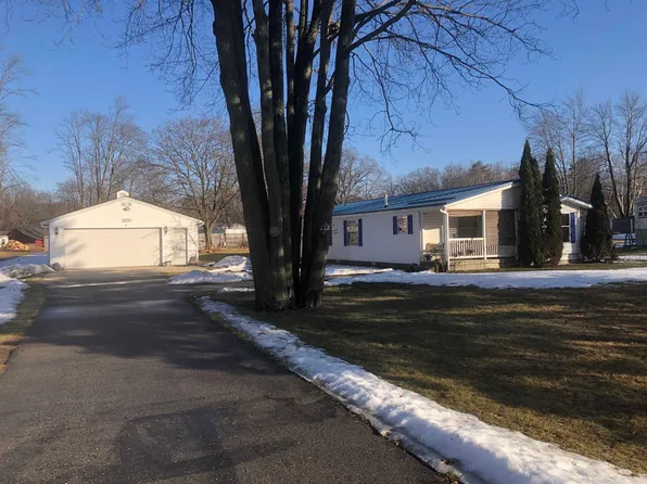 2171 Oakridge Dr, Farwell, MI 48622