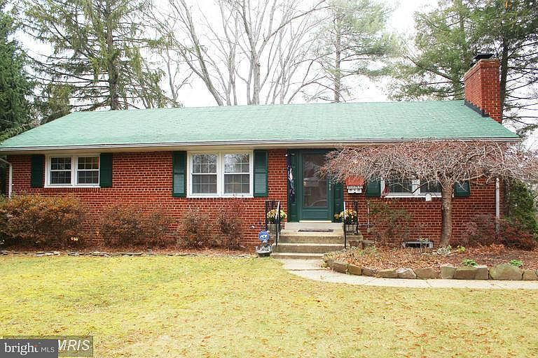 1st image of 1326 Mayflower Dr