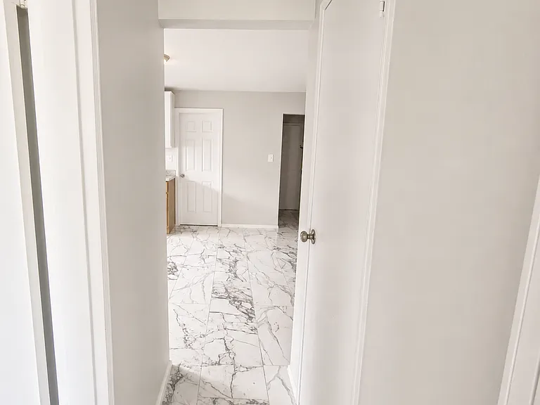 92 Davenport Ave #7 — Photo 5