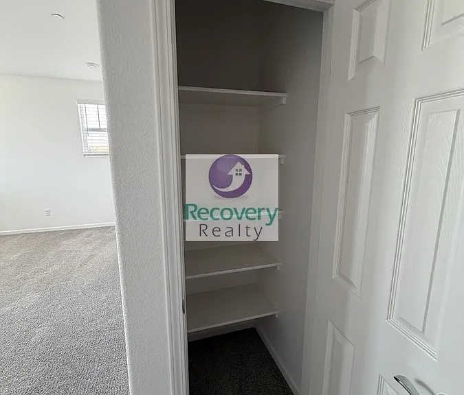 621 Tower Ct — Photo 9